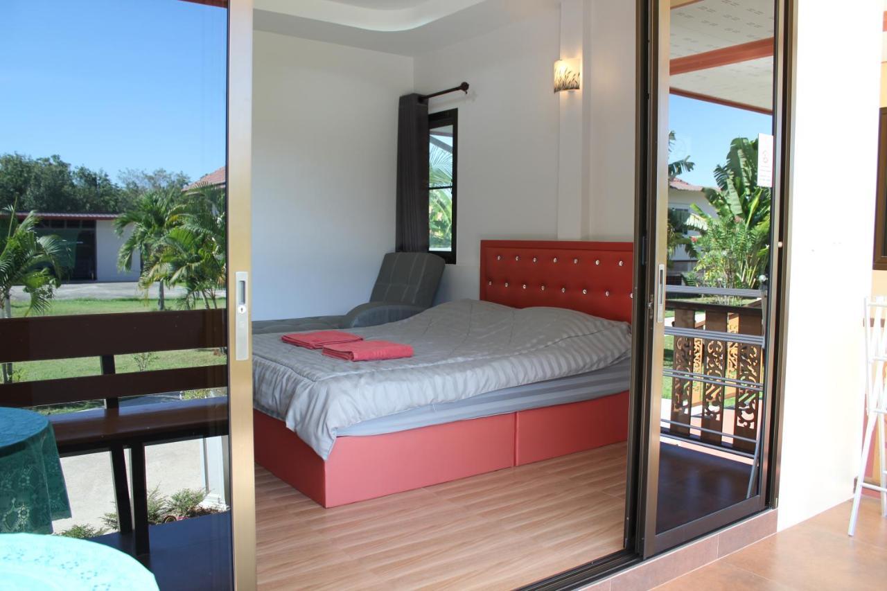 Naluemon Village FH 1 Rayong Extérieur photo