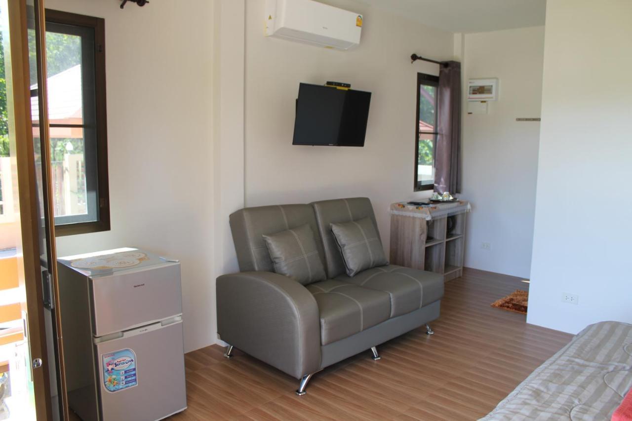 Naluemon Village FH 1 Rayong Extérieur photo